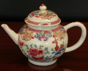 Chinese famille rose teapot, 18th C.