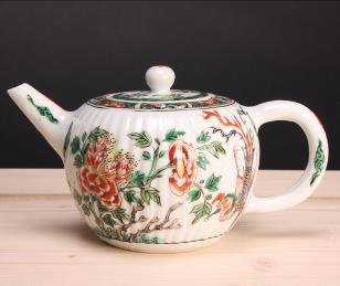 Chinese famille verte teapot, Kangxi